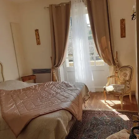 La Fontaine La Caneda * Сарла-ла-Канеда